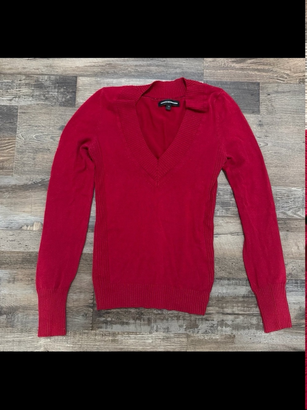 Express Women's Bright Red V-Neck Sweater